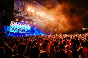 Two-Door-Cinema-Club-2